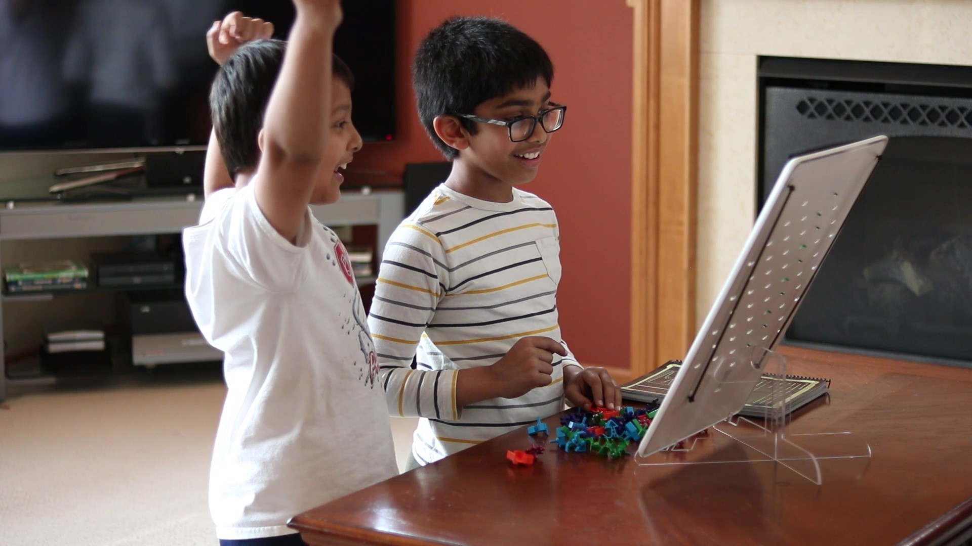 Kids playing Turing Tumble